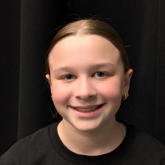 Juliana Cirillo as Young Fiona, Pied Piper head shot
