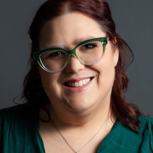 Erin Gilmore head shot