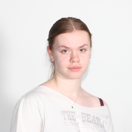 Chloe Summer head shot