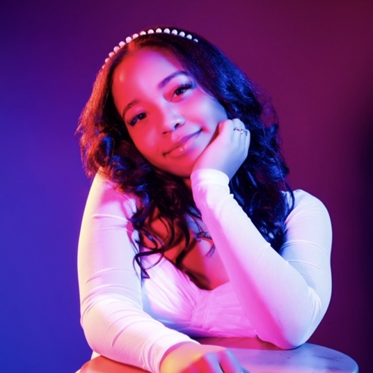 Alannah Riley head shot