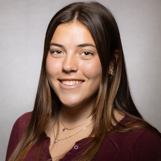 Anna Sandquist+ head shot