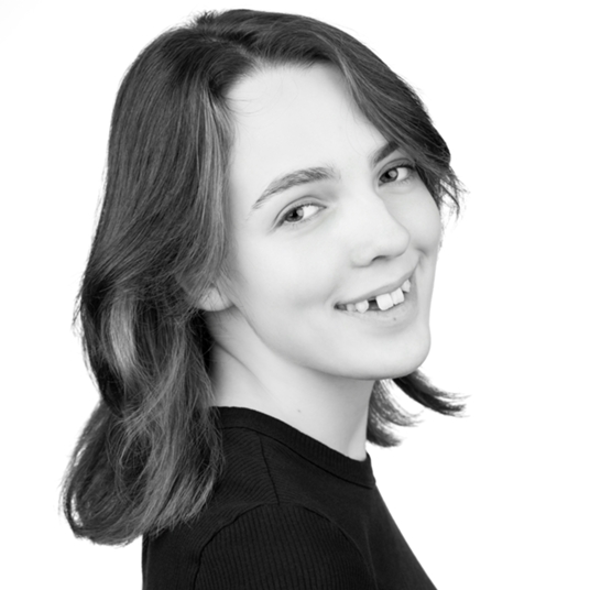 Bella Windfelder head shot